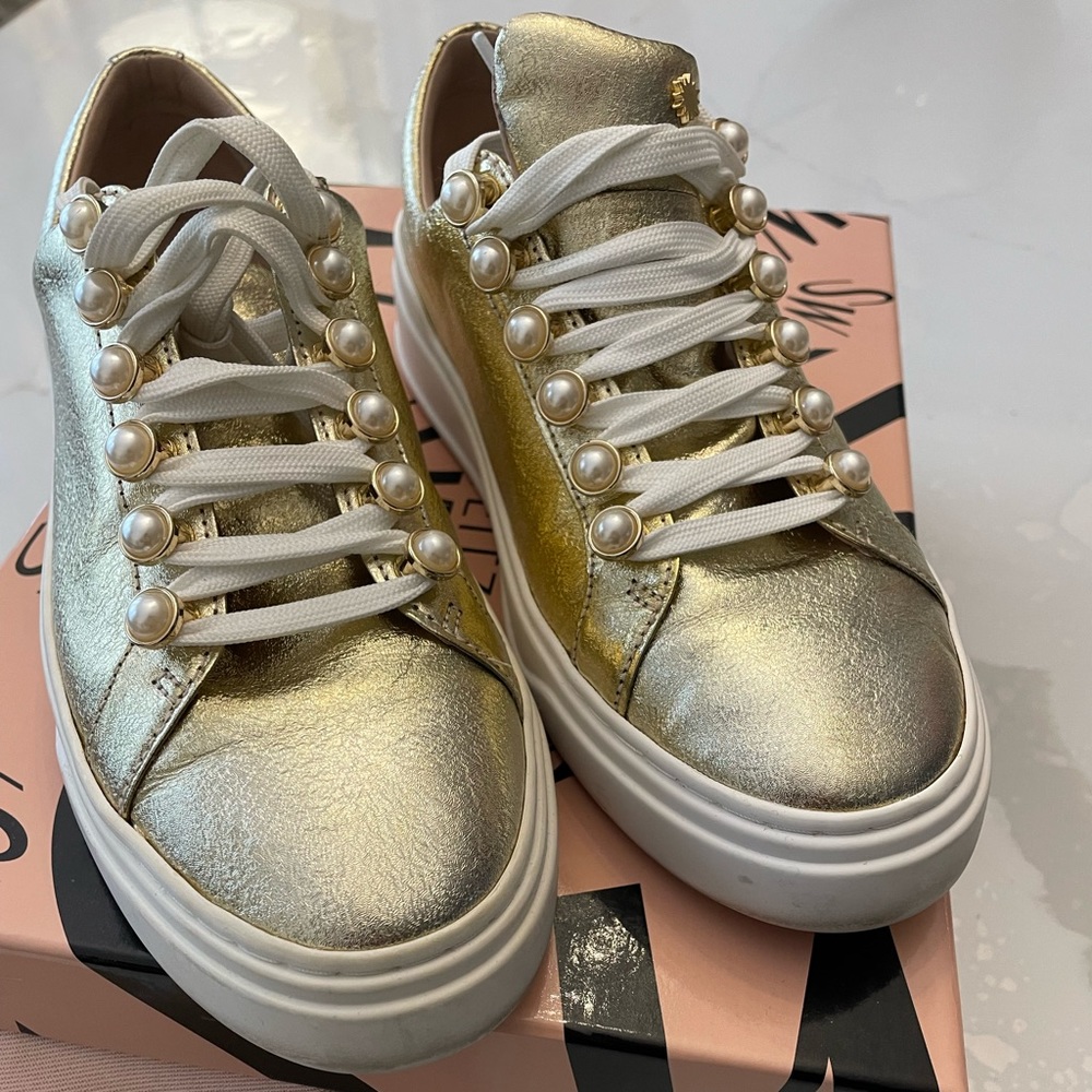 Stuart Weitzman sneaker